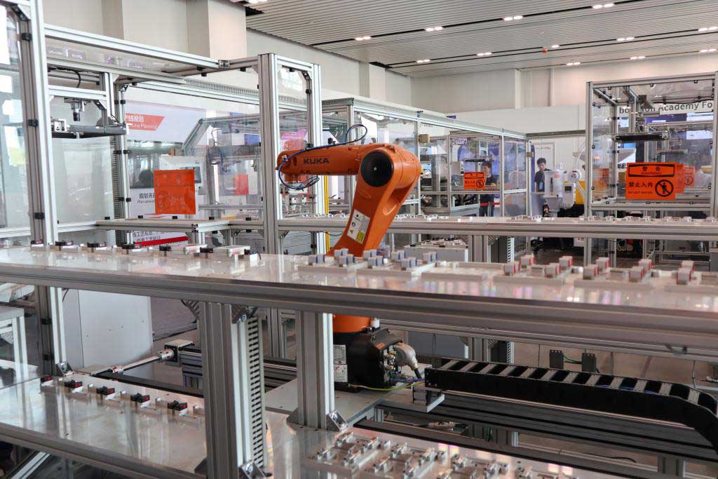 A pilot fully-automated production line for recordable USB flash drive sticks, constructed by a Sino-German team, with full “Industrie 4.0” processes.