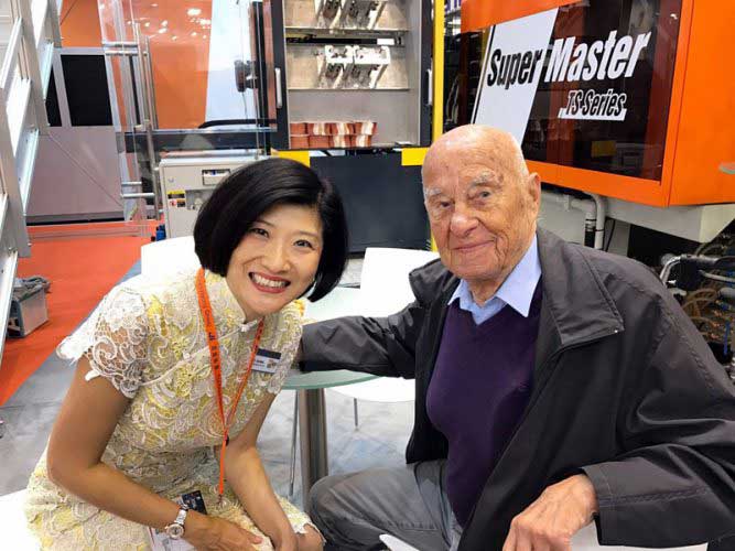 The father of polymers, Professor George Menges of Aachen University, visiting the Chen Hsong booth.