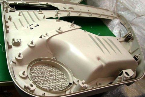 Volkswagen Car Door Panel Produced by SM1900-TP Injection Molding Machine