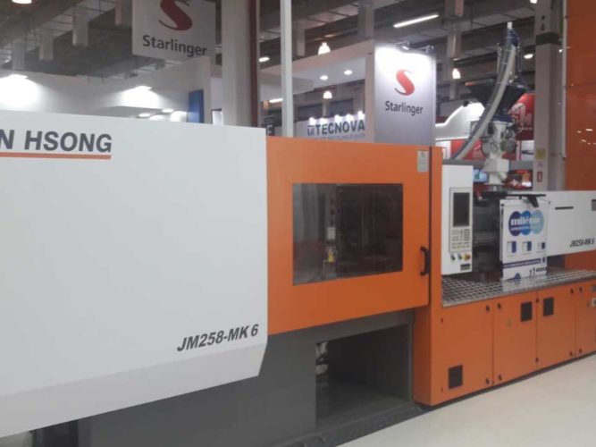 JM258-MK6 Injection Molding Machine, equipped with advanced servo drive control system, that guarantees fast and precise movements.