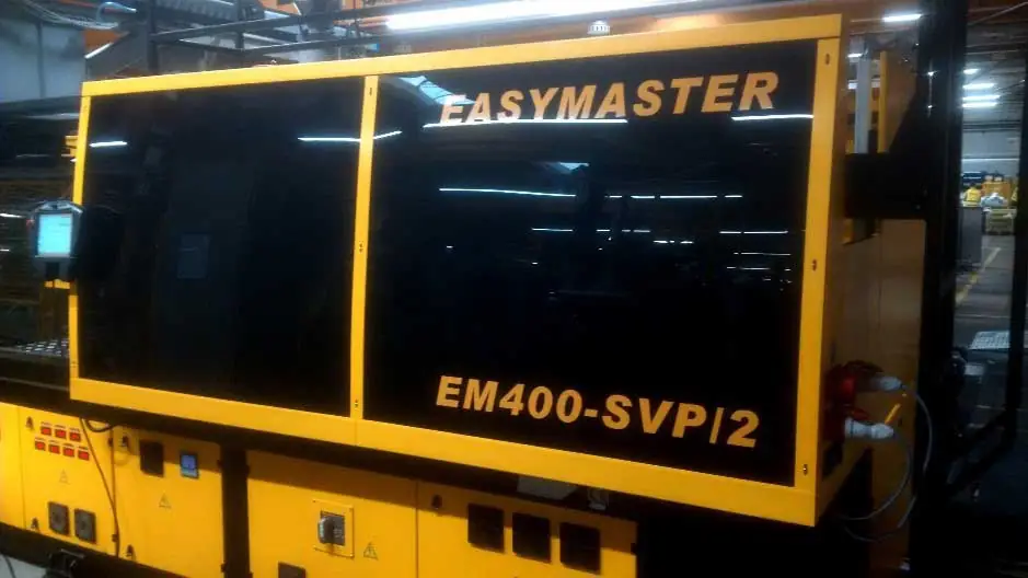 Chen Hsong Injection Molding Machine - EASYMASTER 400-SVP/2