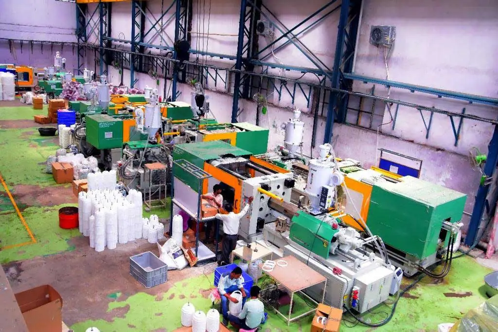 This enormous capability is reinforced by 45 machines from Chen Hsong which supports 100% of Wybor's production capabilities.