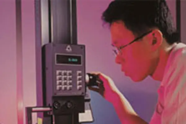 1986-Chen De Plastic Machinery established in Shunde, Foshan. Chen Hsong becomes one of the first Hong Kong industrialists to invest in mainland China.