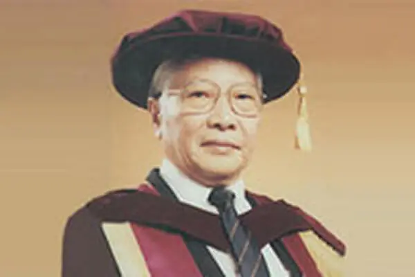 1990-Established the Chiang Chen Industrial Charity Foundation. 