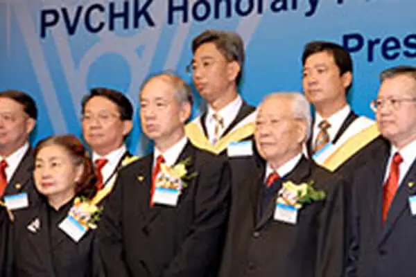 2006-Foundation establishes scholarships at ten major universities in mainland China.