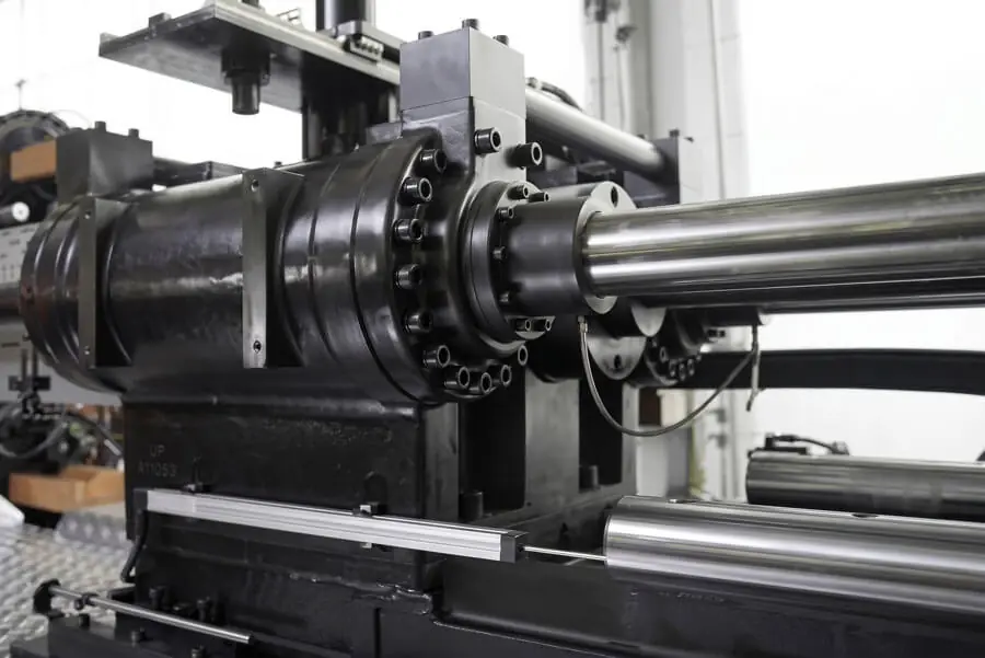 Chen-Hsong-Supermaster-TP-advanced-two-platen-injection-molding-machine-M6-min