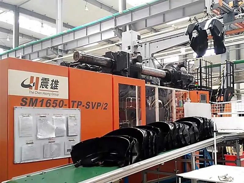 Volkswagen Protective Guard produced by SM1650-TP Injection Molding Machine
